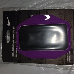 Nike lightweight armband 2.0